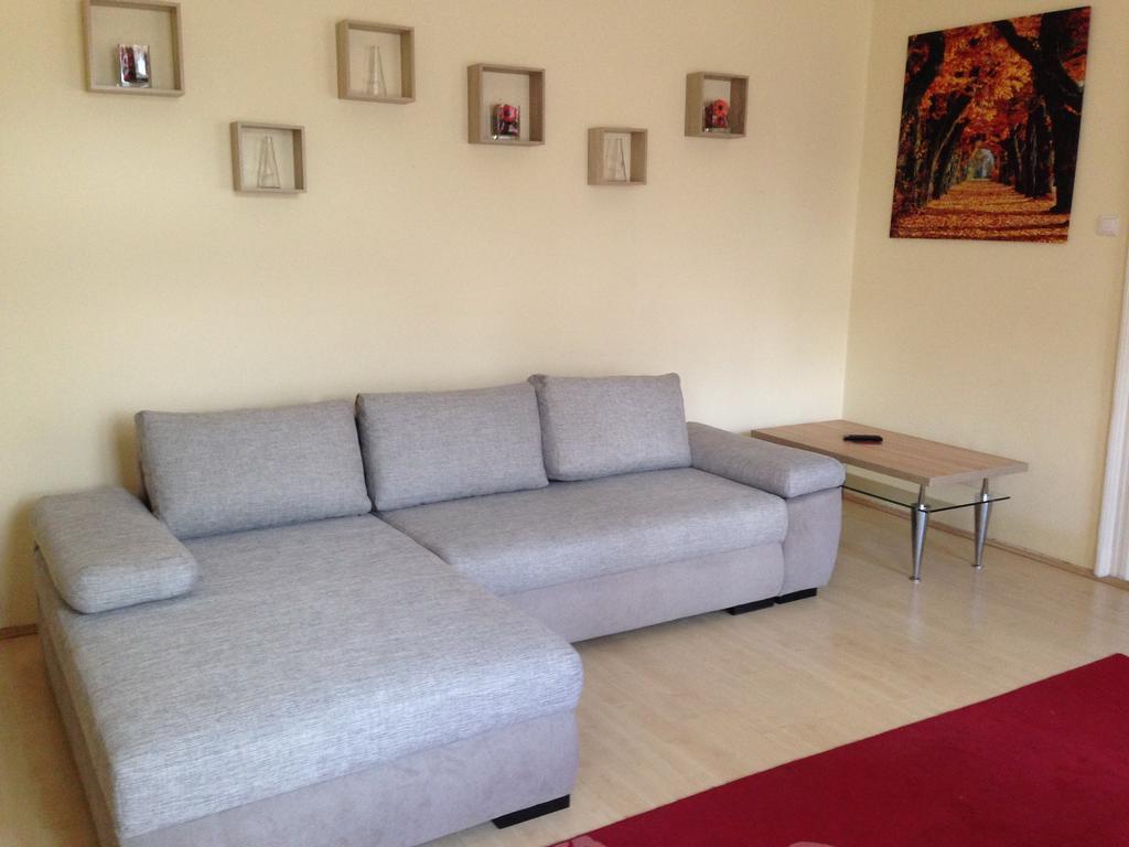 Peterfia Apartman Debrecen Ngoại thất bức ảnh