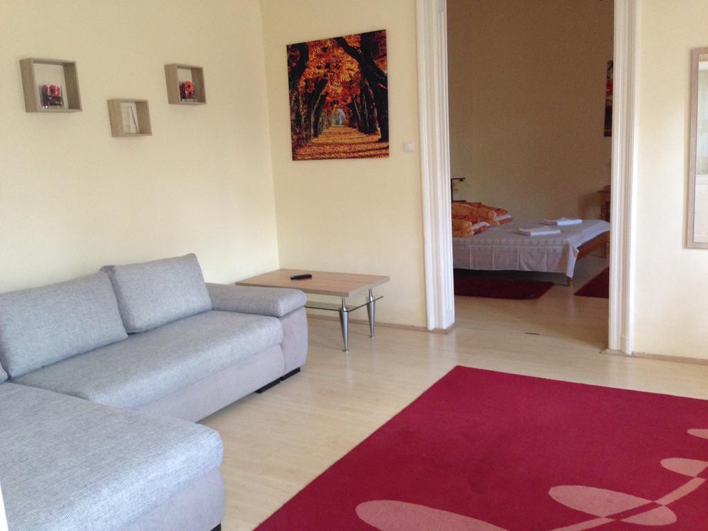 Peterfia Apartman Debrecen Ngoại thất bức ảnh
